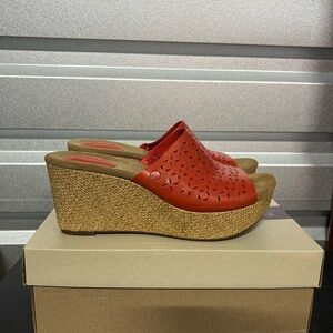 Clarks Wedge Mule Sandal Laser Cut Out Grenadine Caslynn Dylan 8.5 Espadrille